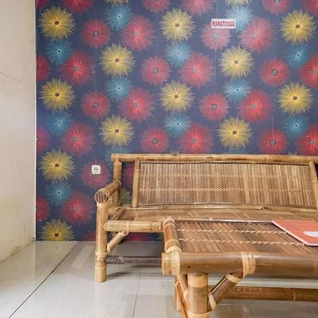 Отель Reddoorz Near Ekowisata Mangrove Белаван Экстерьер фото